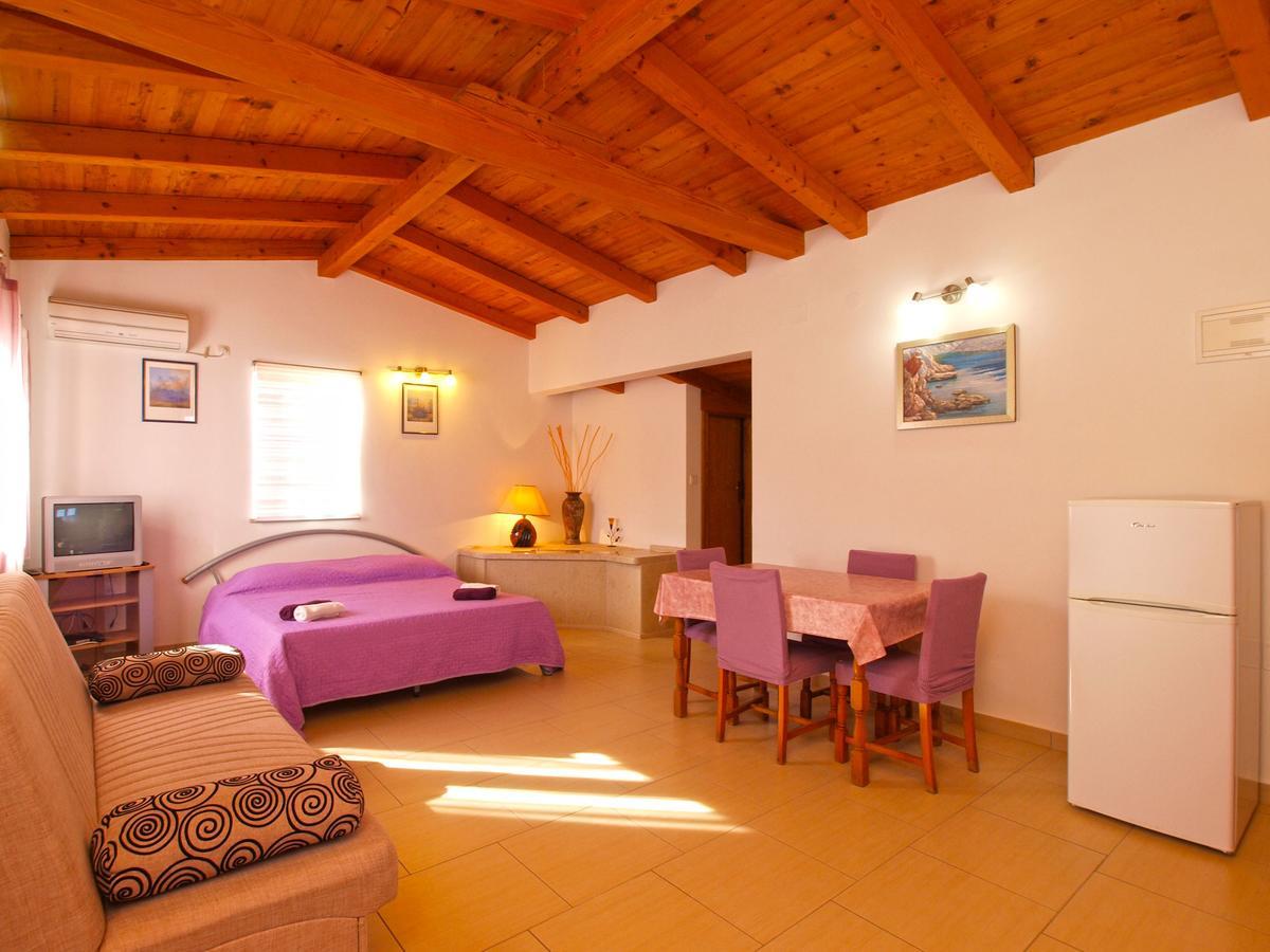 Apartments Iva 1534 Pula Exterior photo