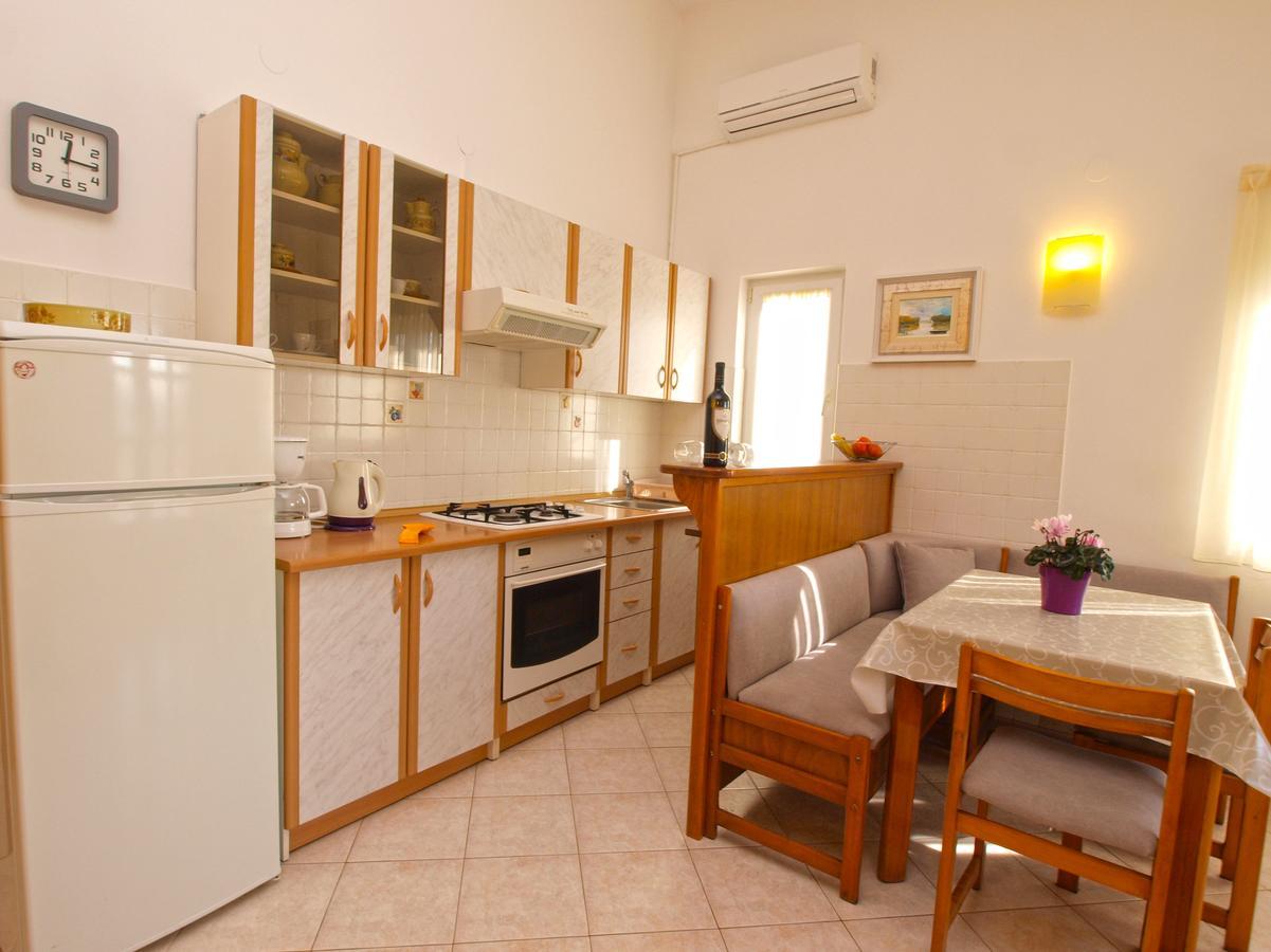 Apartments Iva 1534 Pula Exterior photo